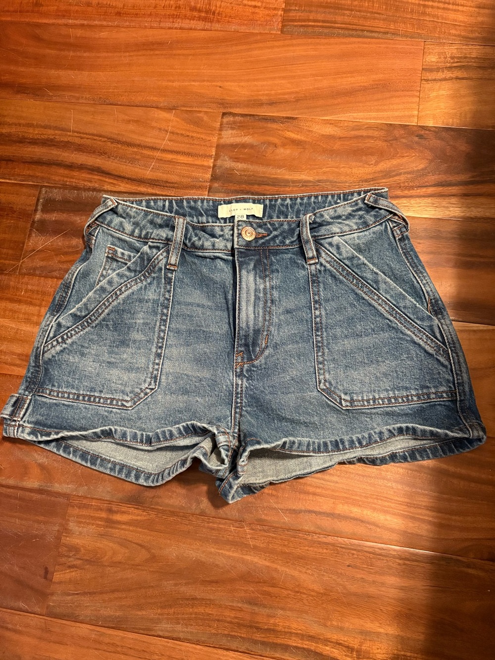 Cleo + Wolf High Rise Utility Denim Shorts Size 28 Medium Wash (0852)